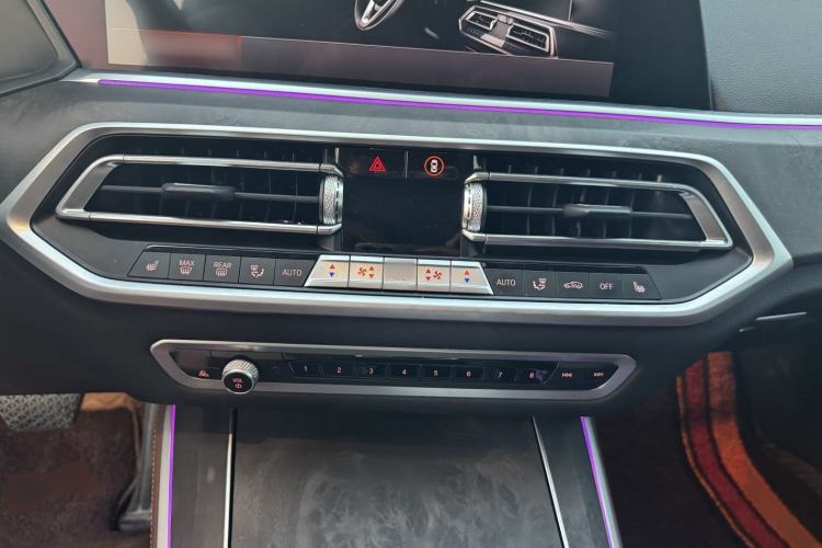 Used BMW X5 2022 xDrive30i M Sport Package Audio And AC Panel