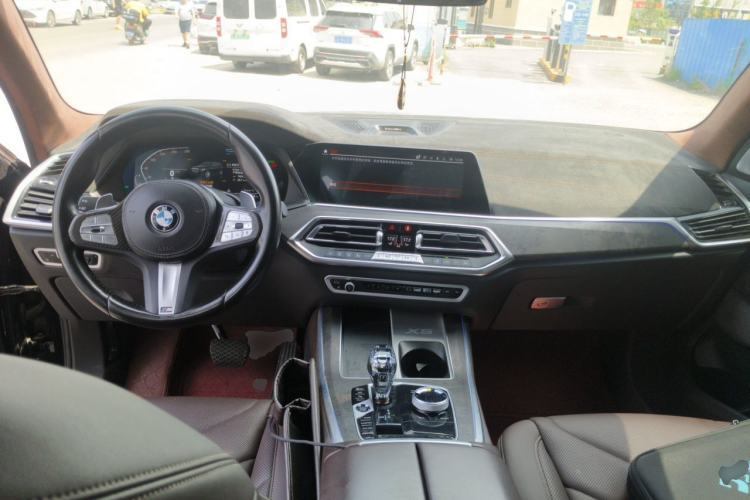 Used BMW X5 2022 Restyled xDrive 30Li Luxury Version M Sport Package Center Console