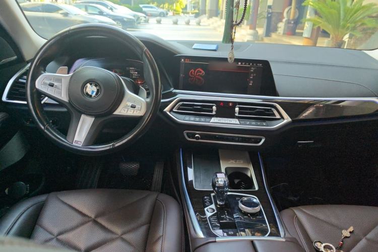 Used BMW X5 2022 xDrive 30Li Luxury M Sport Package Center Console