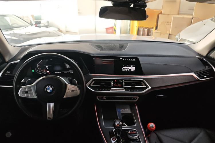 Used BMW X5 2022 xDrive 30Li M Sport Package Center Console