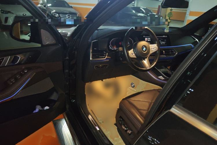 Used BMW X5 2022 xDrive 40Li Luxury Edition M Sport Package Driver Seat