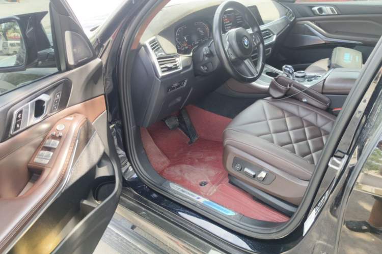 Used BMW X5 2022 Restyled xDrive 30Li Luxury Version M Sport Package Driver Seat