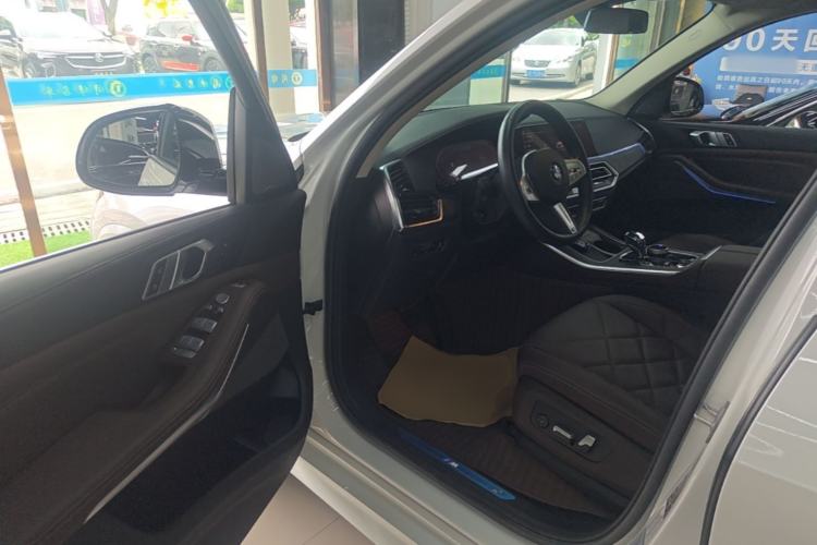 Used BMW X5 2022 Restyled xDrive 30Li M Sport Package Driver Seat