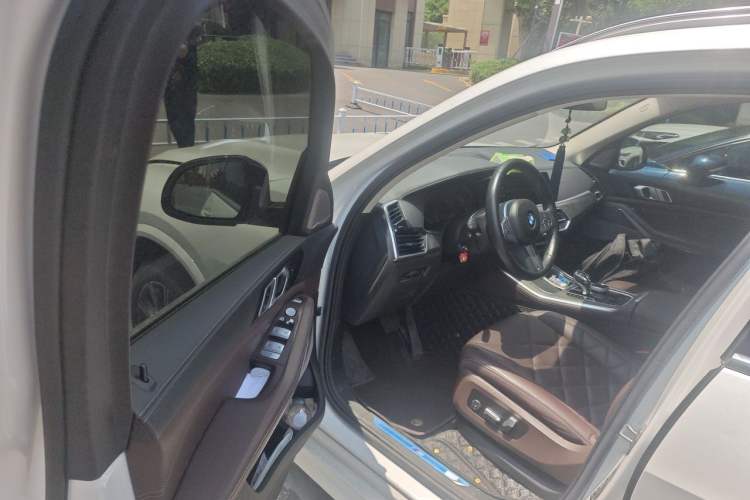 Used BMW X5 2022 xDrive 30Li Luxury M Sport Package Driver Seat