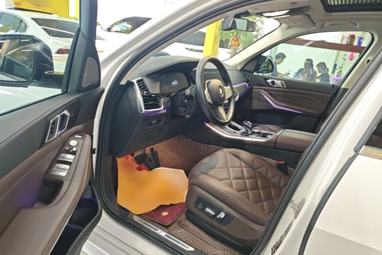 Used BMW X5 2022 Restyled xDrive 30Li M Sport Package Driver Seat