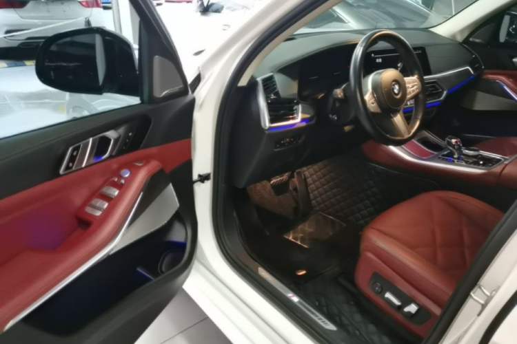 Used BMW X5 2022 Restyled xDrive 30Li Luxury Version M Sport Package Driver Seat