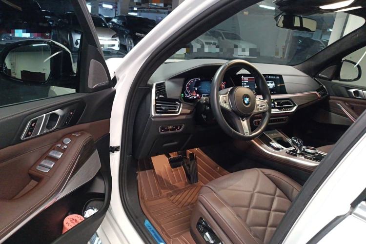 Used BMW X5 2022 Restyled xDrive 40Li Luxury Edition M Sport Package Driver Seat