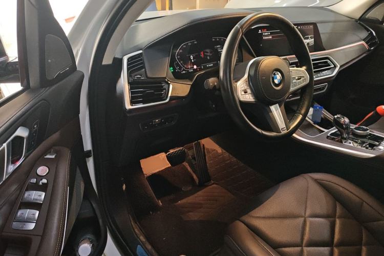 Used BMW X5 2022 xDrive 30Li M Sport Package Driver Seat
