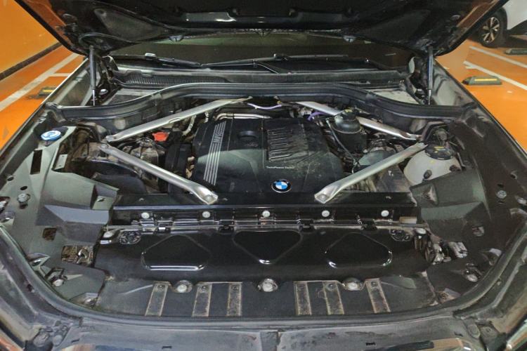Used BMW X5 2022 xDrive 40Li Luxury Edition M Sport Package Engine Bay