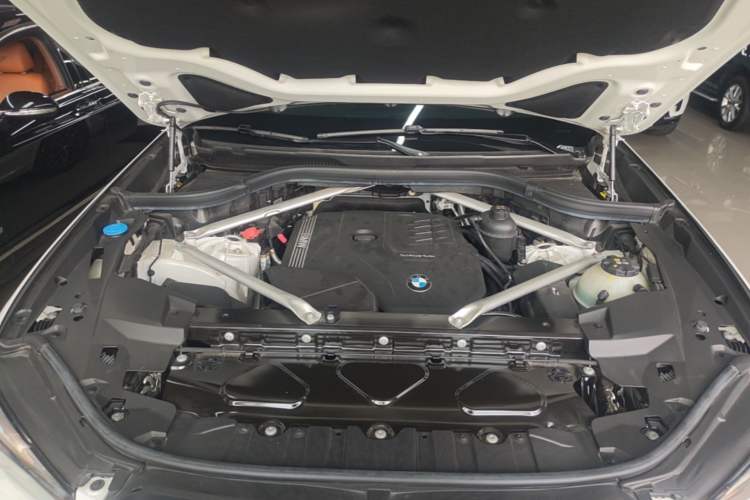 Used BMW X5 2022 Restyled xDrive 30Li M Sport Package Engine Bay