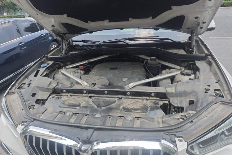 Used BMW X5 2022 xDrive 30Li Luxury M Sport Package Engine Bay