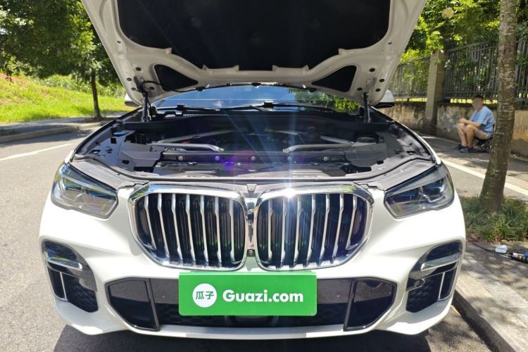 Used BMW X5 2022 xDrive 40Li M Sport Package Engine Bay