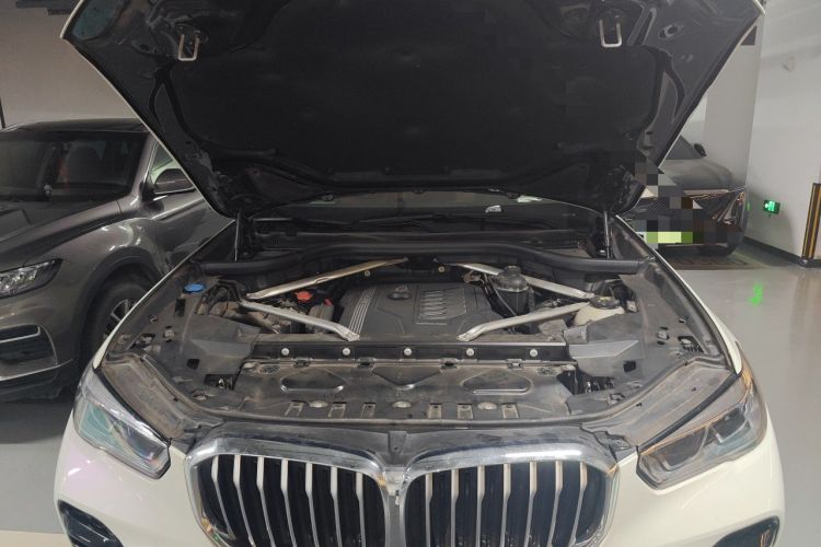 Used BMW X5 2022 xDrive40i M Sport Package Engine Bay