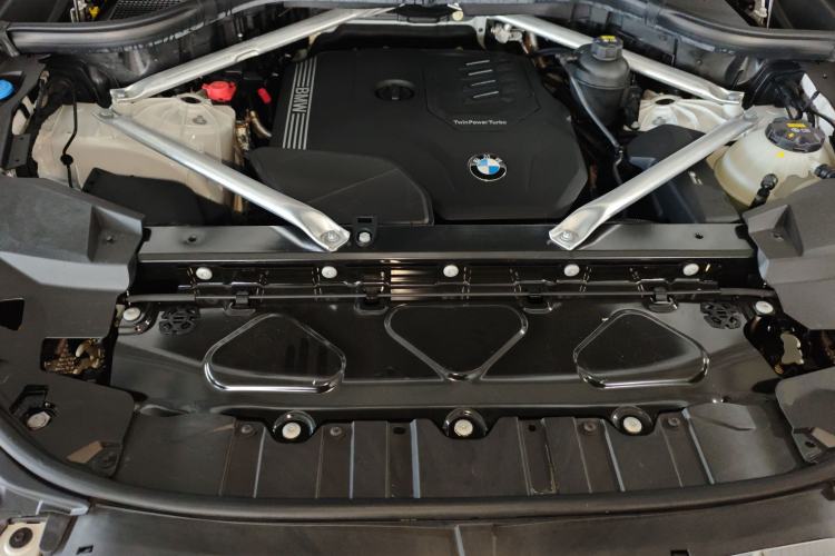 Used BMW X5 2022 Restyled xDrive 30Li Luxury Version M Sport Package Engine Bay