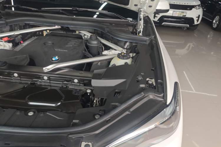 Used BMW X5 2022 Restyled xDrive 30Li M Sport Package Engine Bay Left