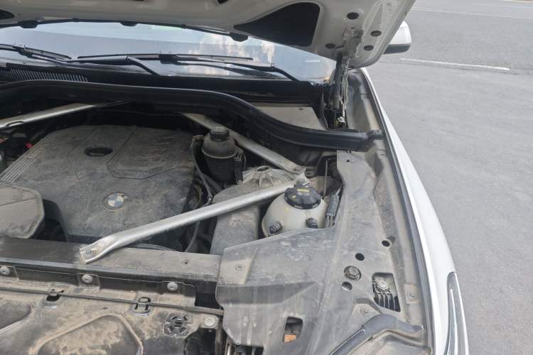 Used BMW X5 2022 xDrive 30Li Luxury M Sport Package Engine Bay Left