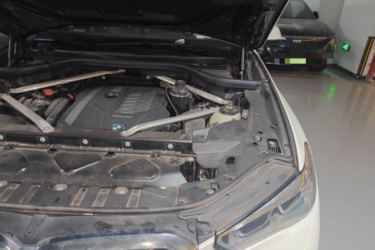 Used BMW X5 2022 xDrive40i M Sport Package Engine Bay Left