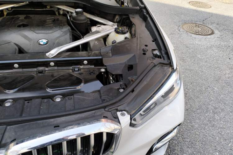 Used BMW X5 2022 Restyled xDrive 30Li Luxury Version M Sport Package Engine Bay Left