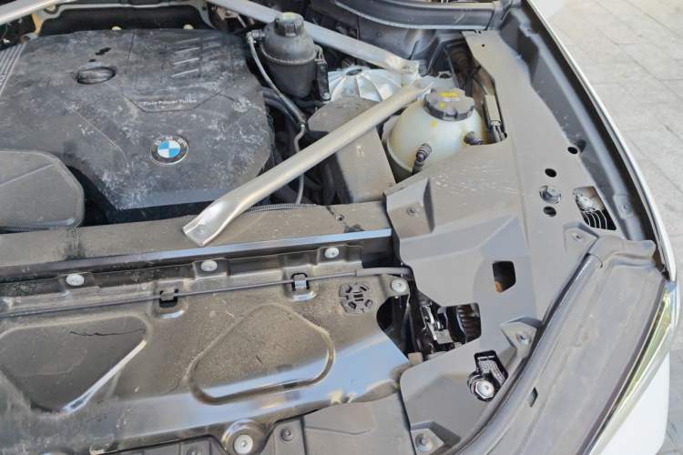 Used BMW X5 2022 xDrive 30Li Luxury M Sport Package Engine Bay Left