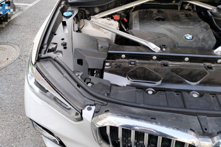 Used BMW X5 2022 Restyled xDrive 30Li Luxury Version M Sport Package Engine Bay Right