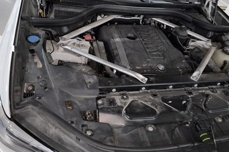 Used BMW X5 2022 xDrive40i Luxury Edition M Sport Package Engine Bay Right