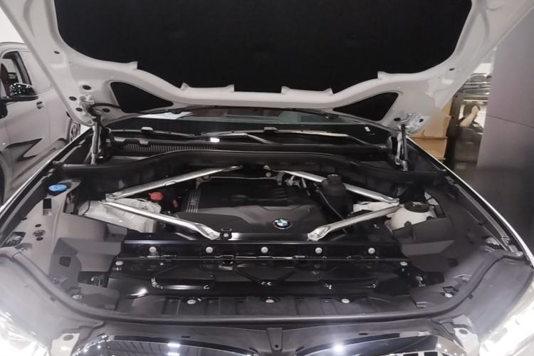 Used BMW X5 2022 Restyled xDrive 30Li M Sport Package Engine Bay