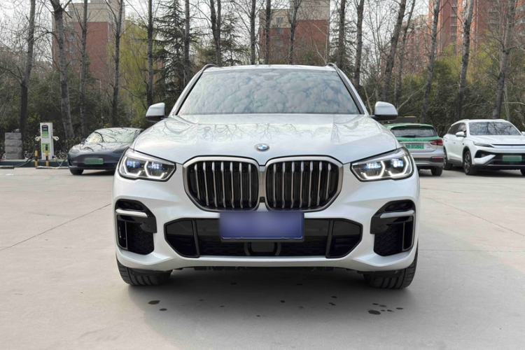 Used BMW X5 2022 Restyled xDrive 40Li Luxury Edition M Sport Package Exterior 2