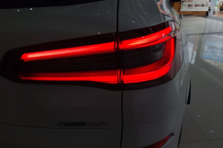 Used BMW X5 2022 xDrive40i M Sport Package Exterior 2