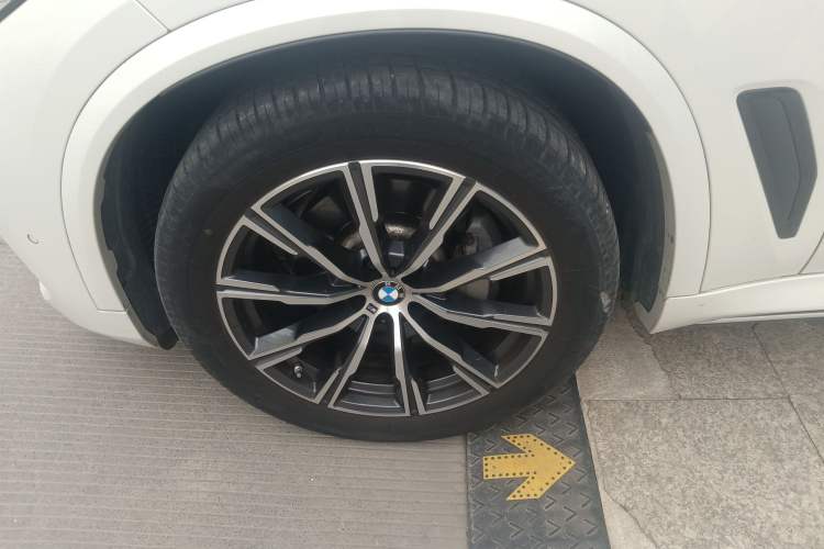 Used BMW X5 2022 xDrive30i M Sport Package Exterior 4
