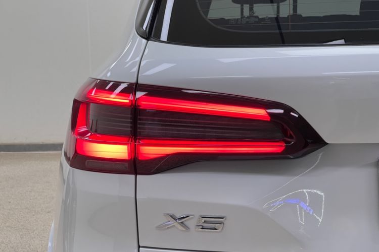 Used BMW X5 2022 Restyled xDrive 30Li M Sport Package Exterior 4