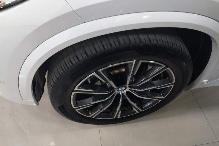 Used BMW X5 2022 Restyled xDrive 30Li M Sport Package Exterior 4