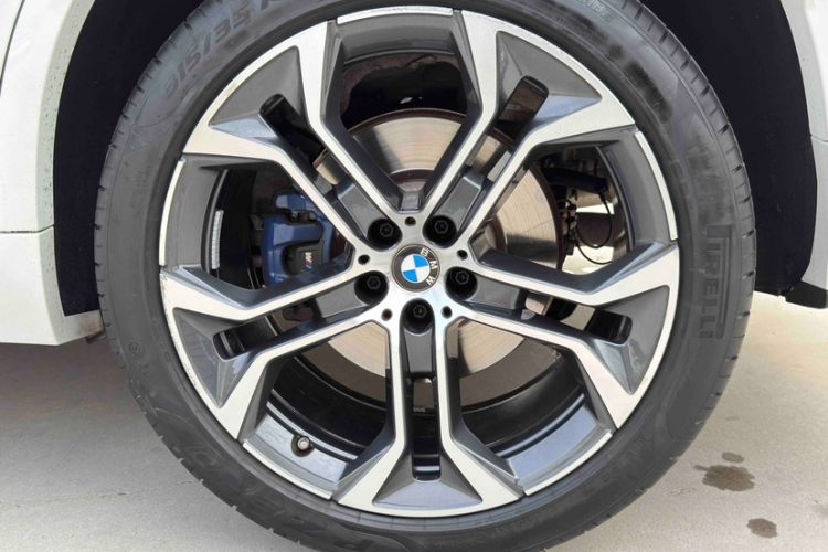 Used BMW X5 2022 Restyled xDrive 40Li Luxury Edition M Sport Package Exterior 5