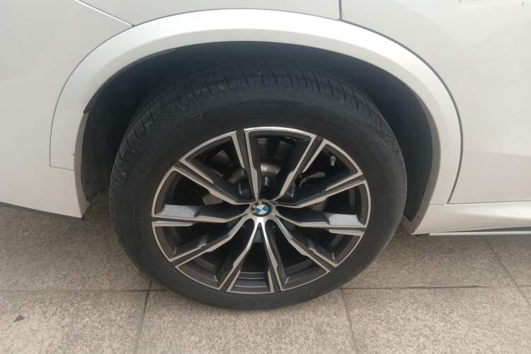 Used BMW X5 2022 xDrive30i M Sport Package Exterior 5