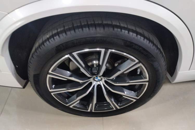 Used BMW X5 2022 Restyled xDrive 30Li M Sport Package Exterior 5