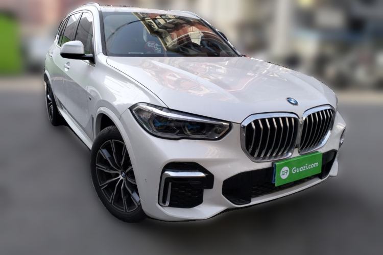 Used BMW X5 2022 Restyled xDrive 30Li Luxury Version M Sport Package Front Right 45 Deg