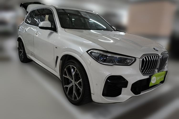 Used BMW X5 2022 xDrive40i Luxury Edition M Sport Package Front Right 45 Deg