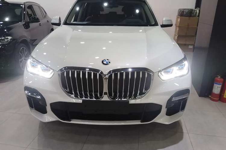 Used BMW X5 2022 Restyled xDrive 30Li M Sport Package Front