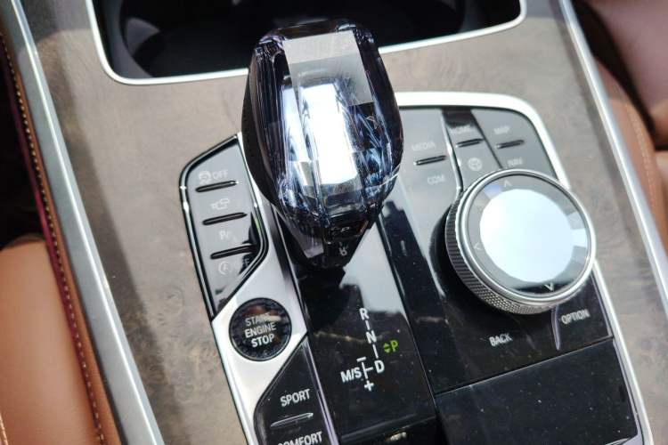 Used BMW X5 2022 xDrive40i M Sport Package Gear Lever