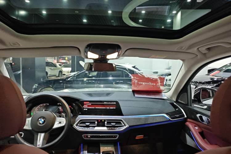 Used BMW X5 2022 Restyled xDrive 30Li Luxury Version M Sport Package Headliner