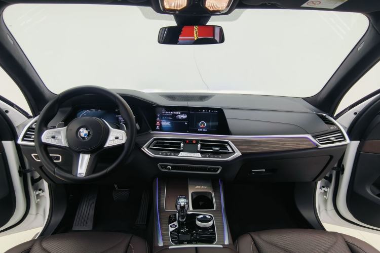 Used BMW X5 2022 Restyled xDrive 40Li M Sport Package Interior 1