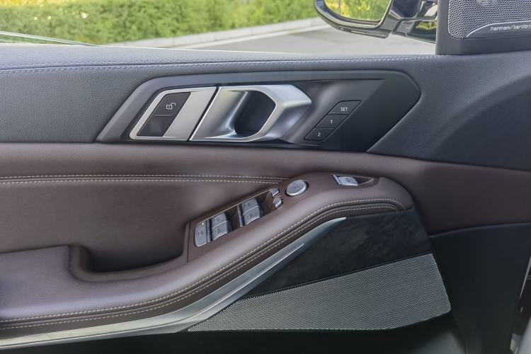 Used BMW X5 2022 Restyled xDrive 30Li Luxury Version M Sport Package Interior 10