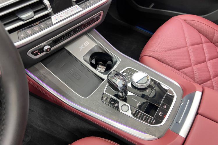 Used BMW X5 2022 Restyled xDrive 30Li M Sport Package Interior 10