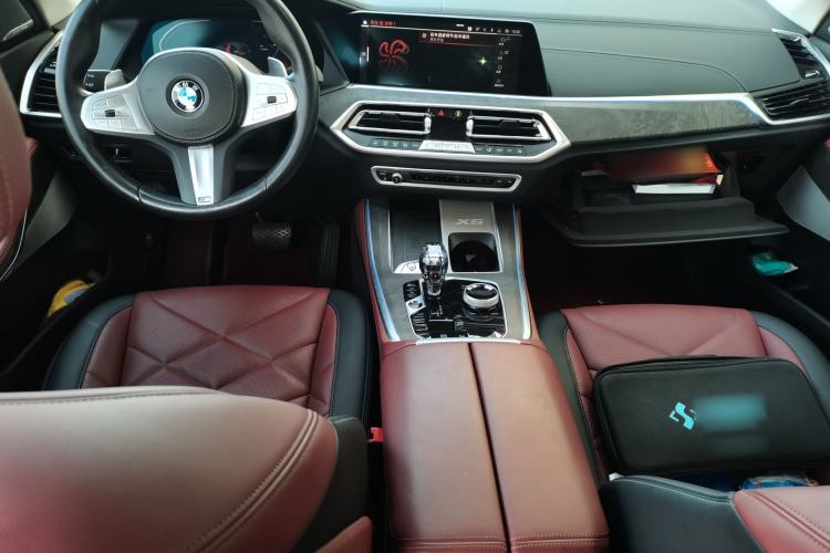 Used BMW X5 2022 xDrive 30Li Luxury M Sport Package Interior 2