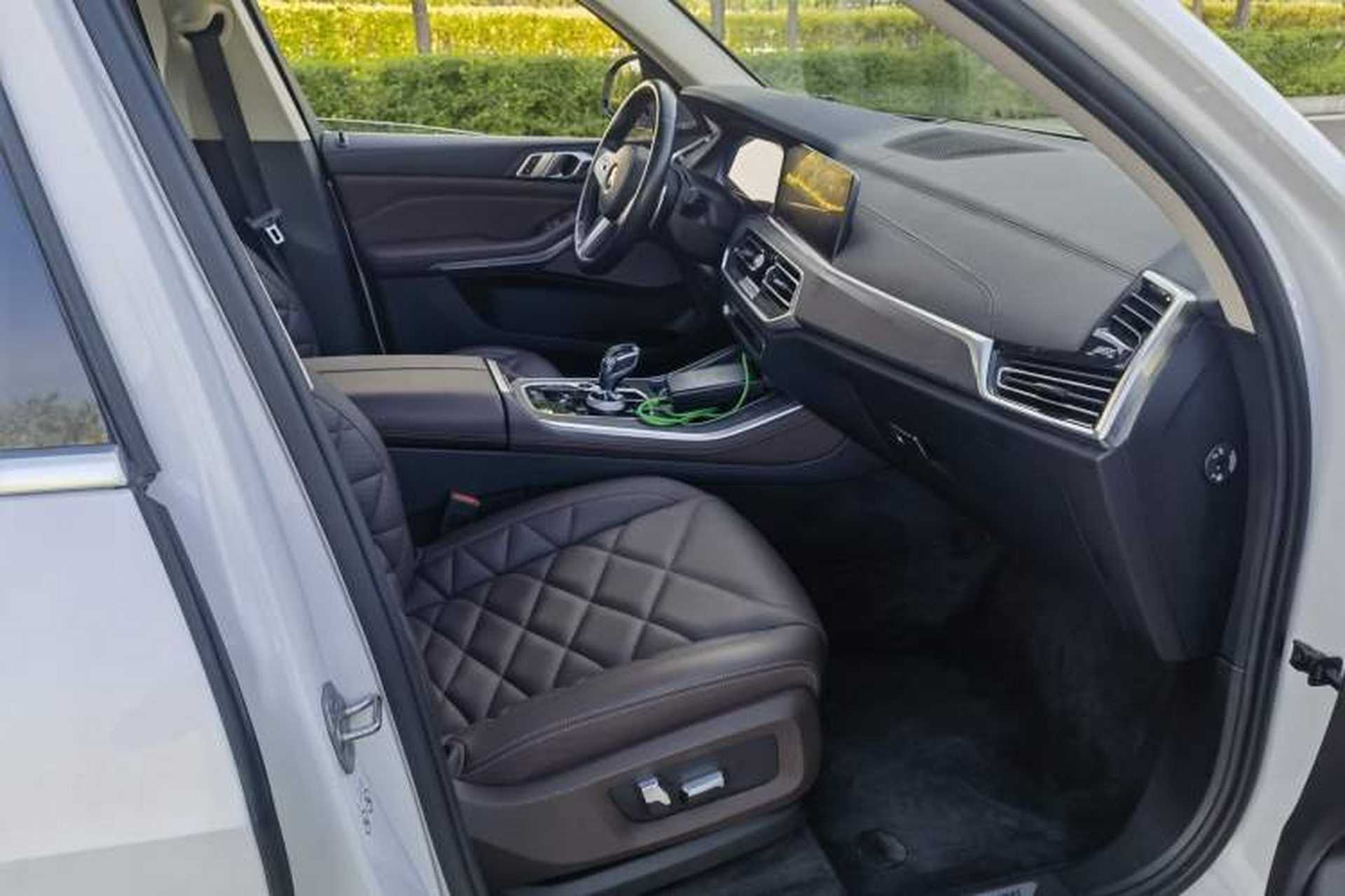 Used BMW X5 2022 Restyled xDrive 30Li Luxury Version M Sport Package Interior 2