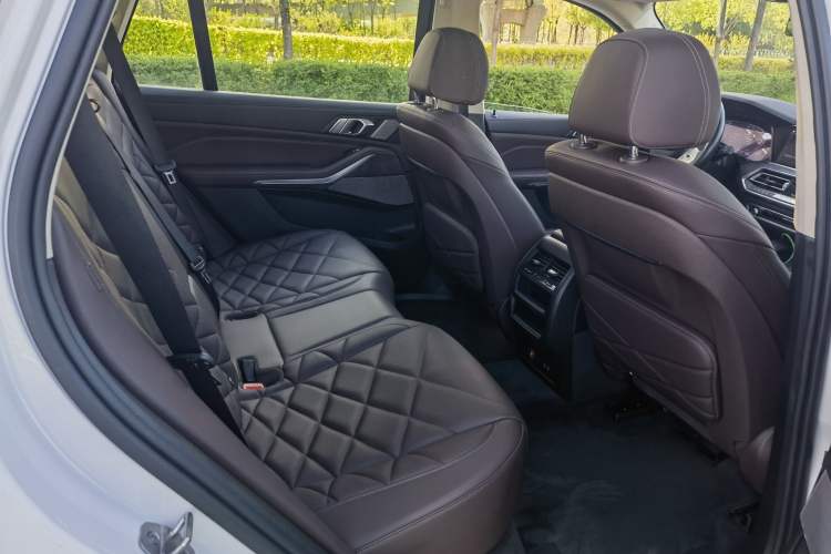 Used BMW X5 2022 Restyled xDrive 30Li Luxury Version M Sport Package Interior 3