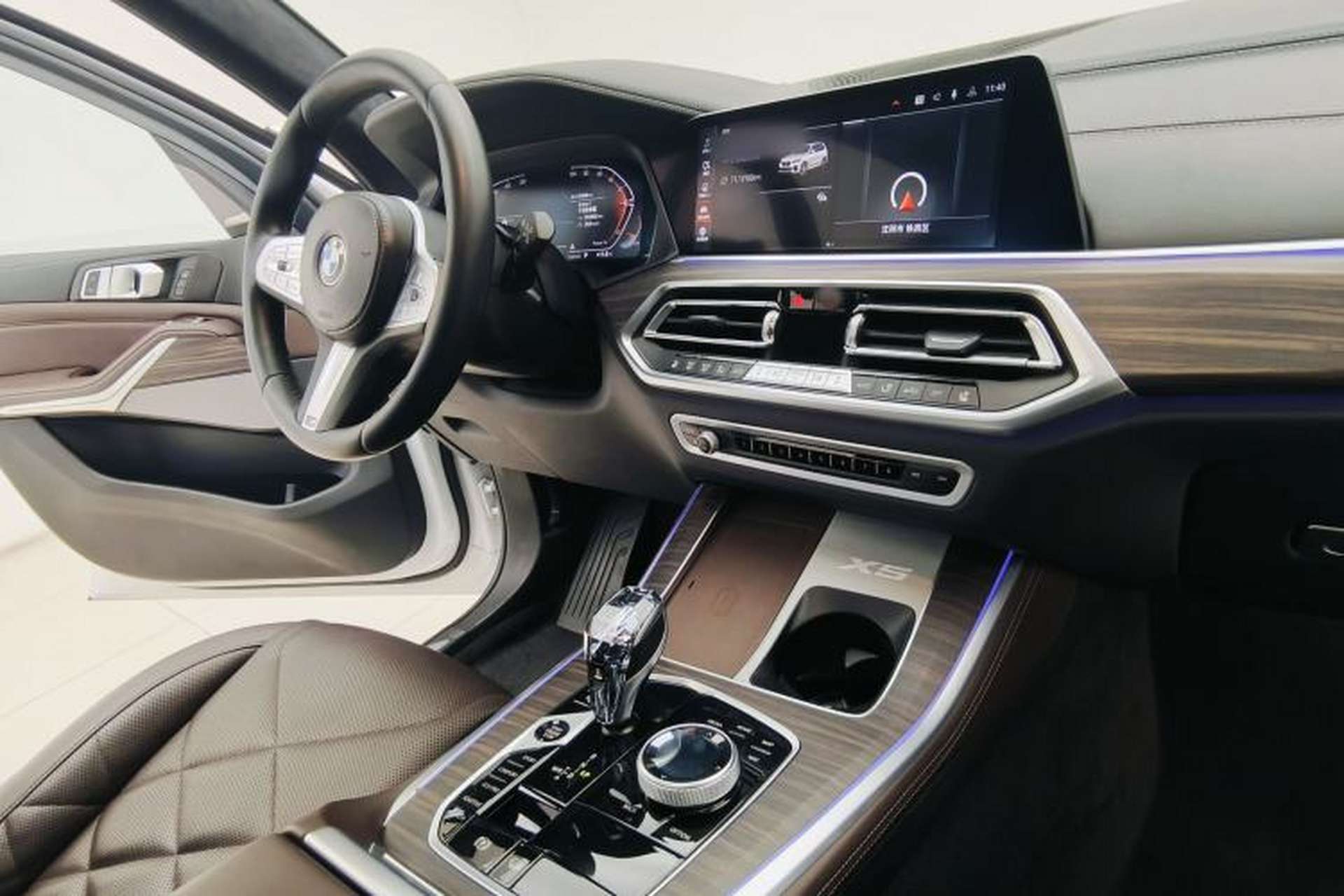 Used BMW X5 2022 Restyled xDrive 40Li M Sport Package Interior 5