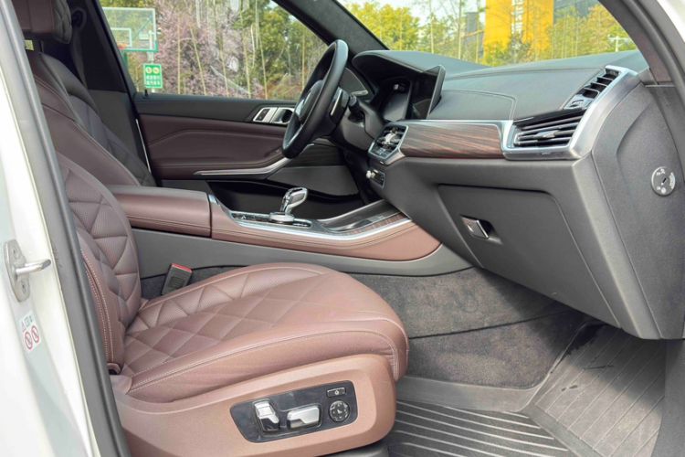 Used BMW X5 2022 Restyled xDrive 40Li Luxury Edition M Sport Package Interior 7