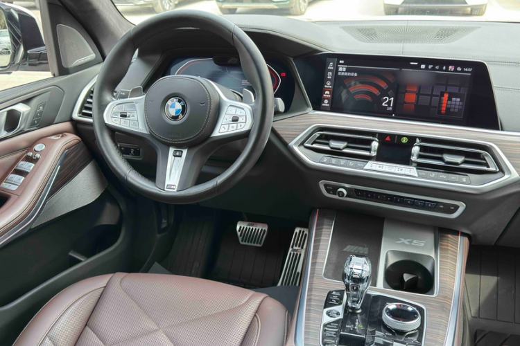 Used BMW X5 2022 Restyled xDrive 40Li Luxury Edition M Sport Package Interior 9