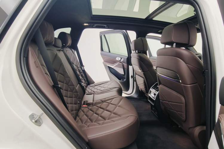 Used BMW X5 2022 Restyled xDrive 40Li M Sport Package Interior 9