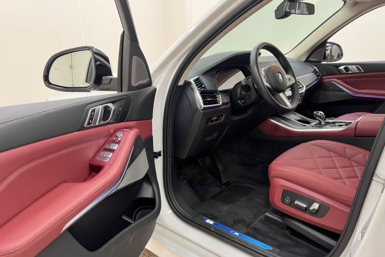Used BMW X5 2022 Restyled xDrive 30Li M Sport Package Interior 9